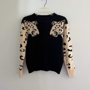 Angashion Leopard Sleeve Sweater